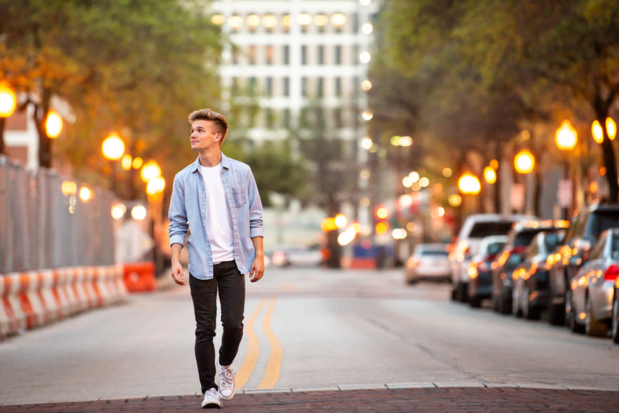 senior photos in downtown dallas